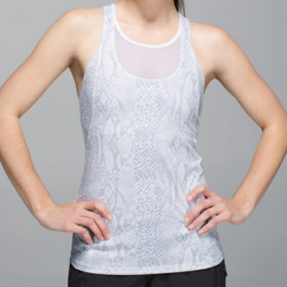 Lululemon Mesh With Me Tank with built in bra Size 6